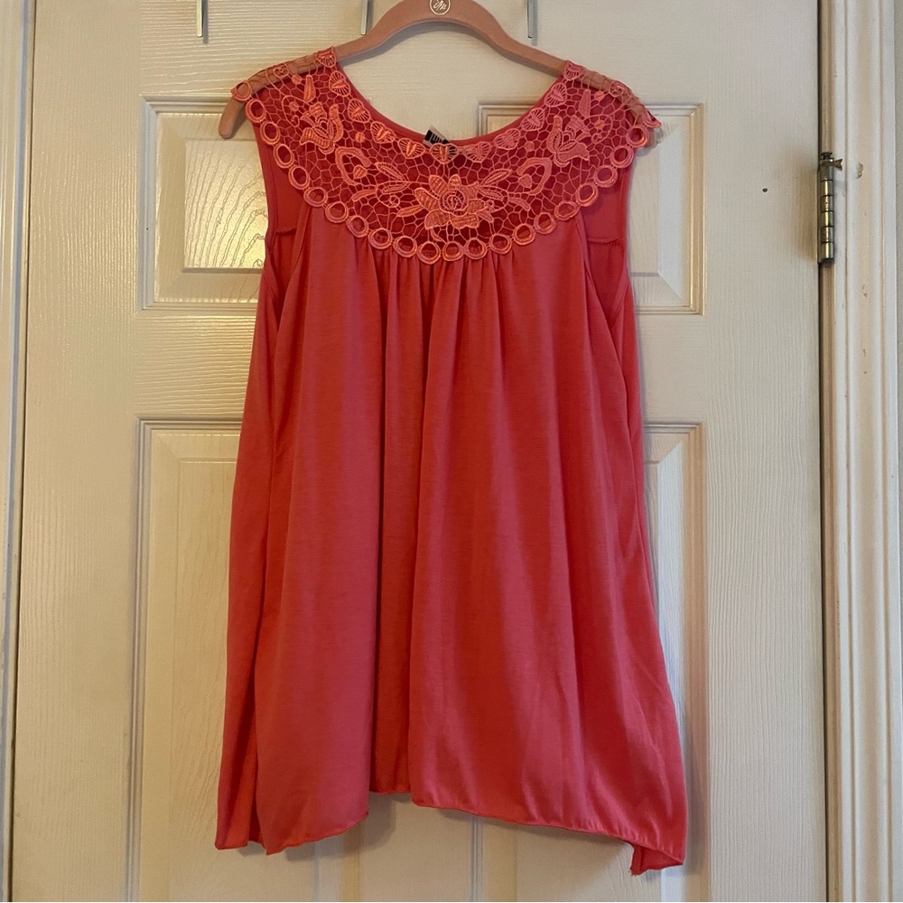 Innocence Size Large Coral Sleeveless Top Crochet Neckline